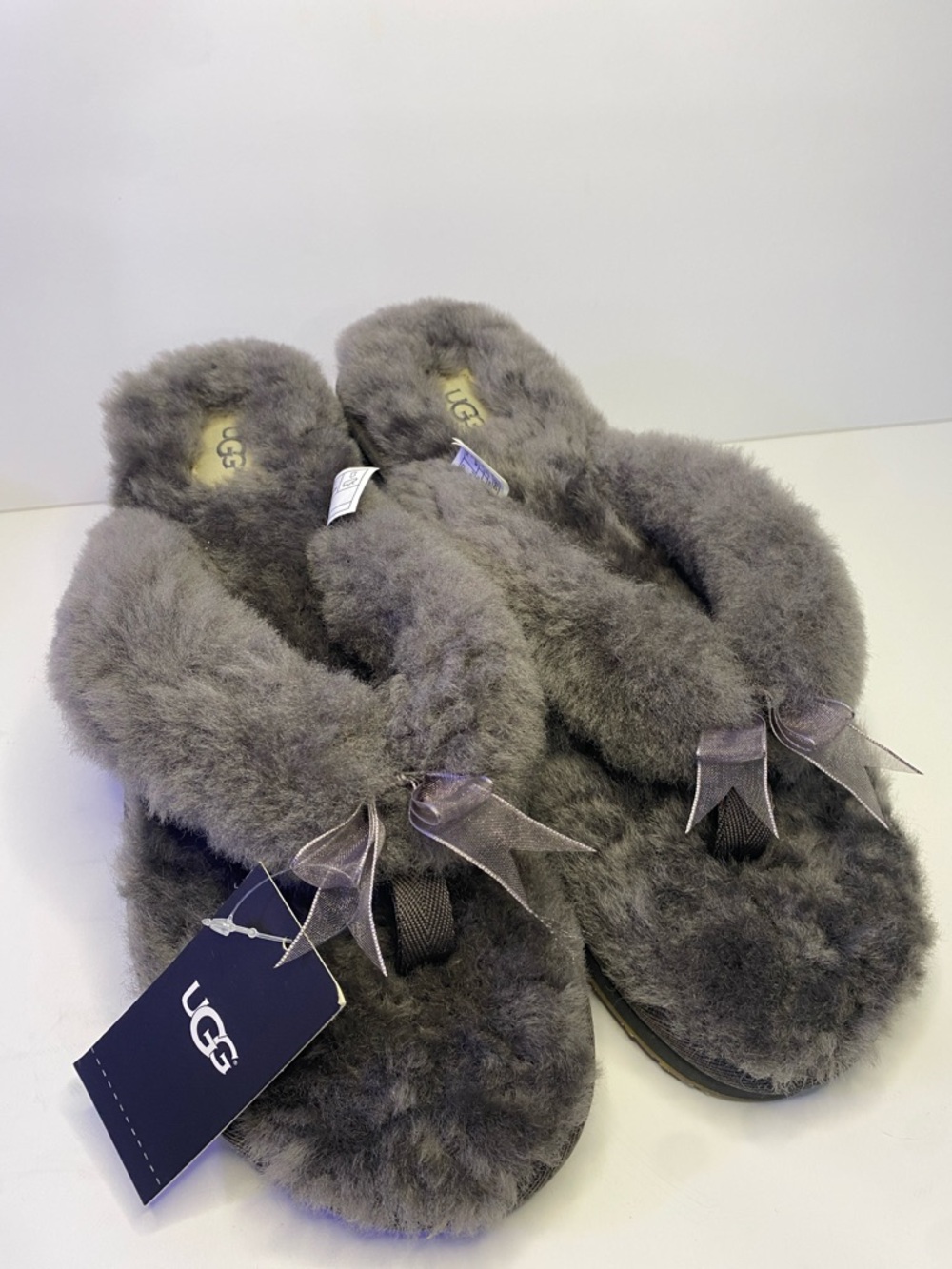 UGG Fluff Flip Flop III Grey Shearling Slippers NWT Women 12 / Men 10
